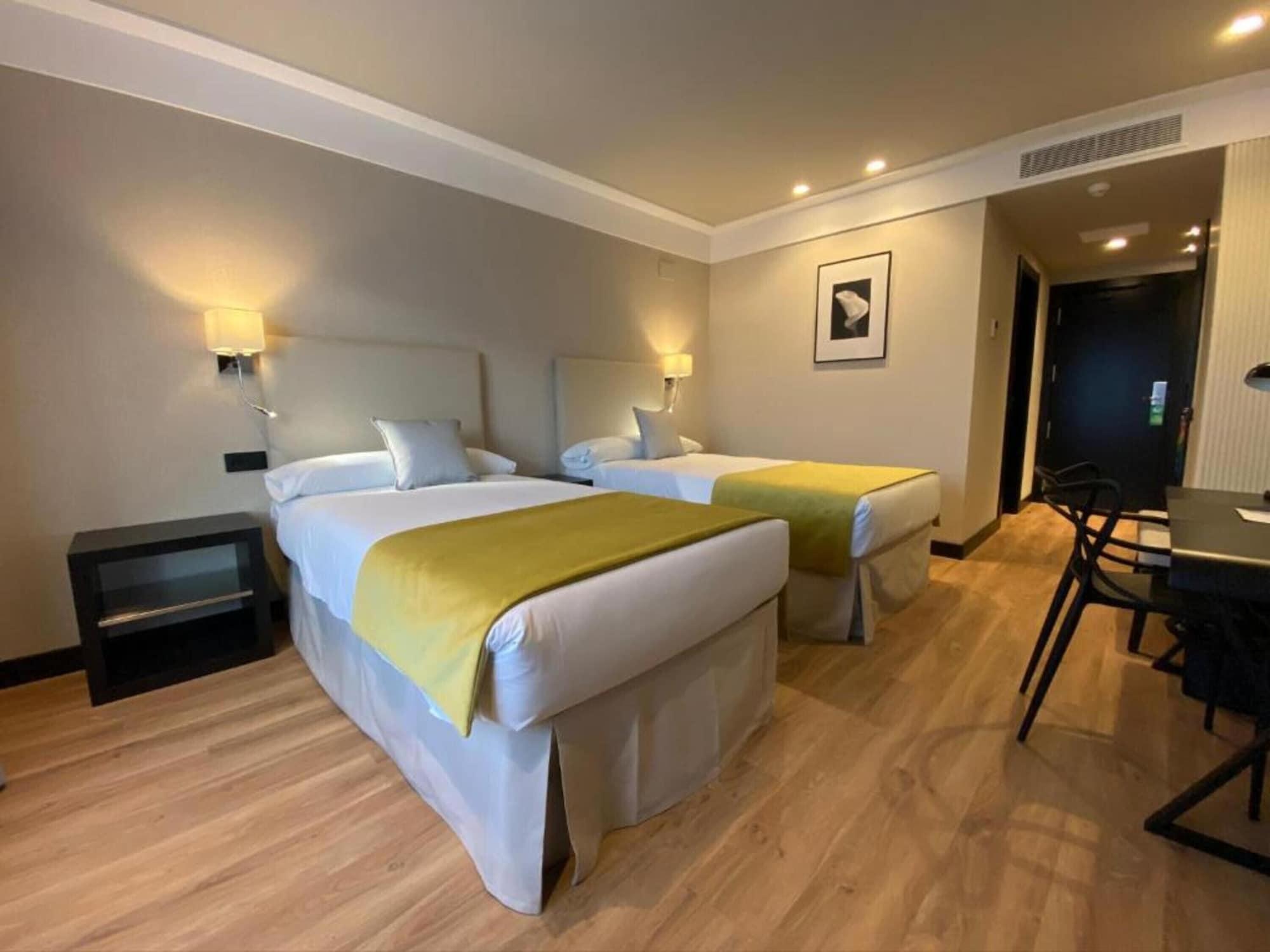 Hotel Parque Real Сиудад Реал Екстериор снимка